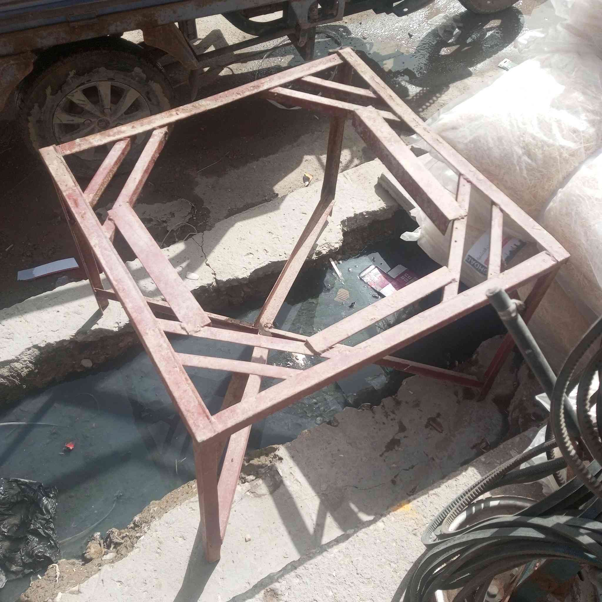 ميز مبرده حديد  نضيف حيله البيع
‏‪***********‬‏
‏‪***********‬‏
