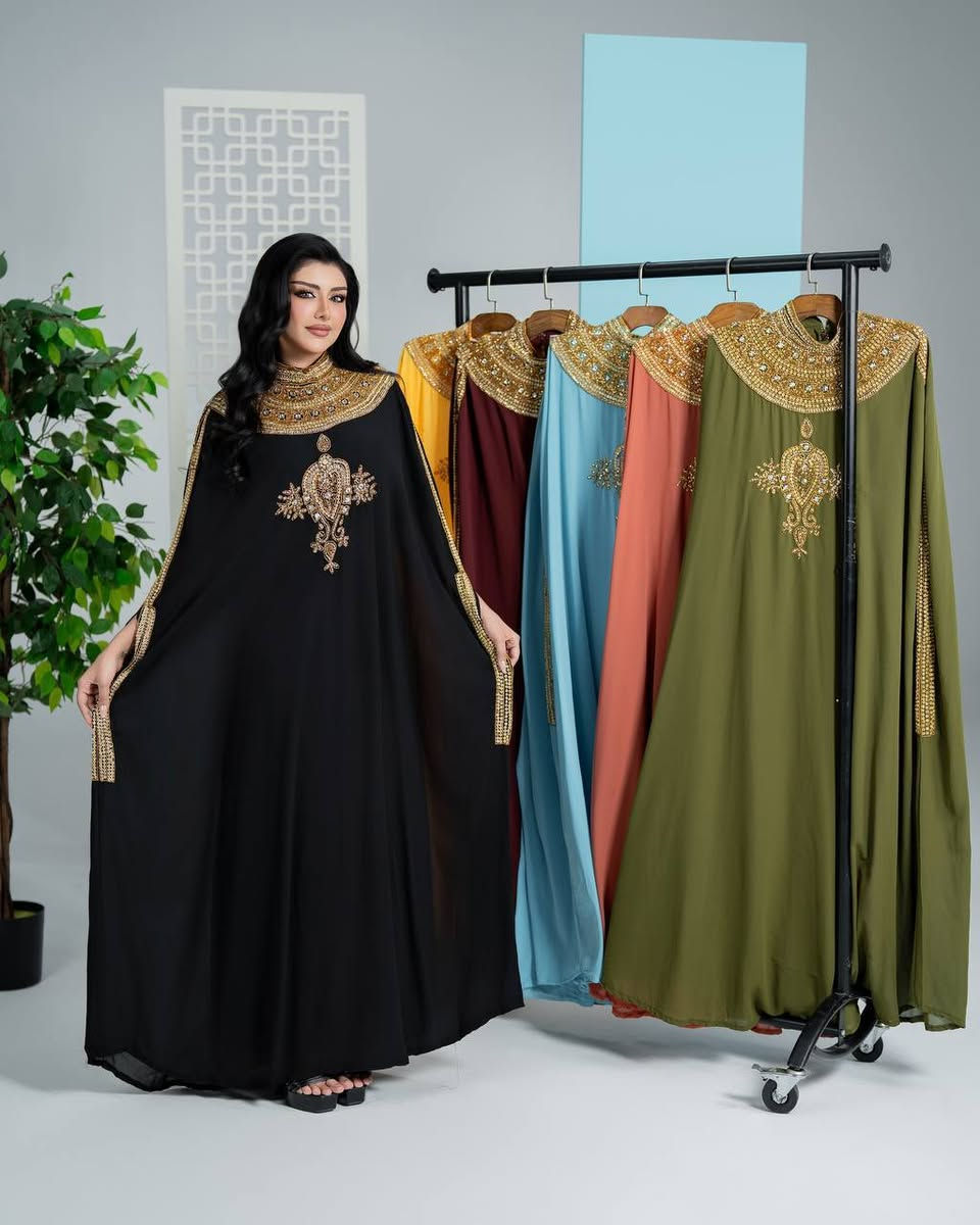 『 بـسم الله تــوكــلــنــا عــلــى الله 』
👗 ⌯ تفاصيل الموديل:
✧ بشت مع فستان  
    شُغــل يــدوي 

✨ ⌯ القطعة أصلية –  ✅✅

🎨 ⌯ الألوان: حَــسَــب الــصــور
📏 ⌯ المقاس: فري سايز

💵 ⌯ السعر:  70الف


**إذا كنت صاحب هذا الإعلان وتريد حذفه لأي سبب، رجاءا أرسل رسالة إلى الدعم الفني**