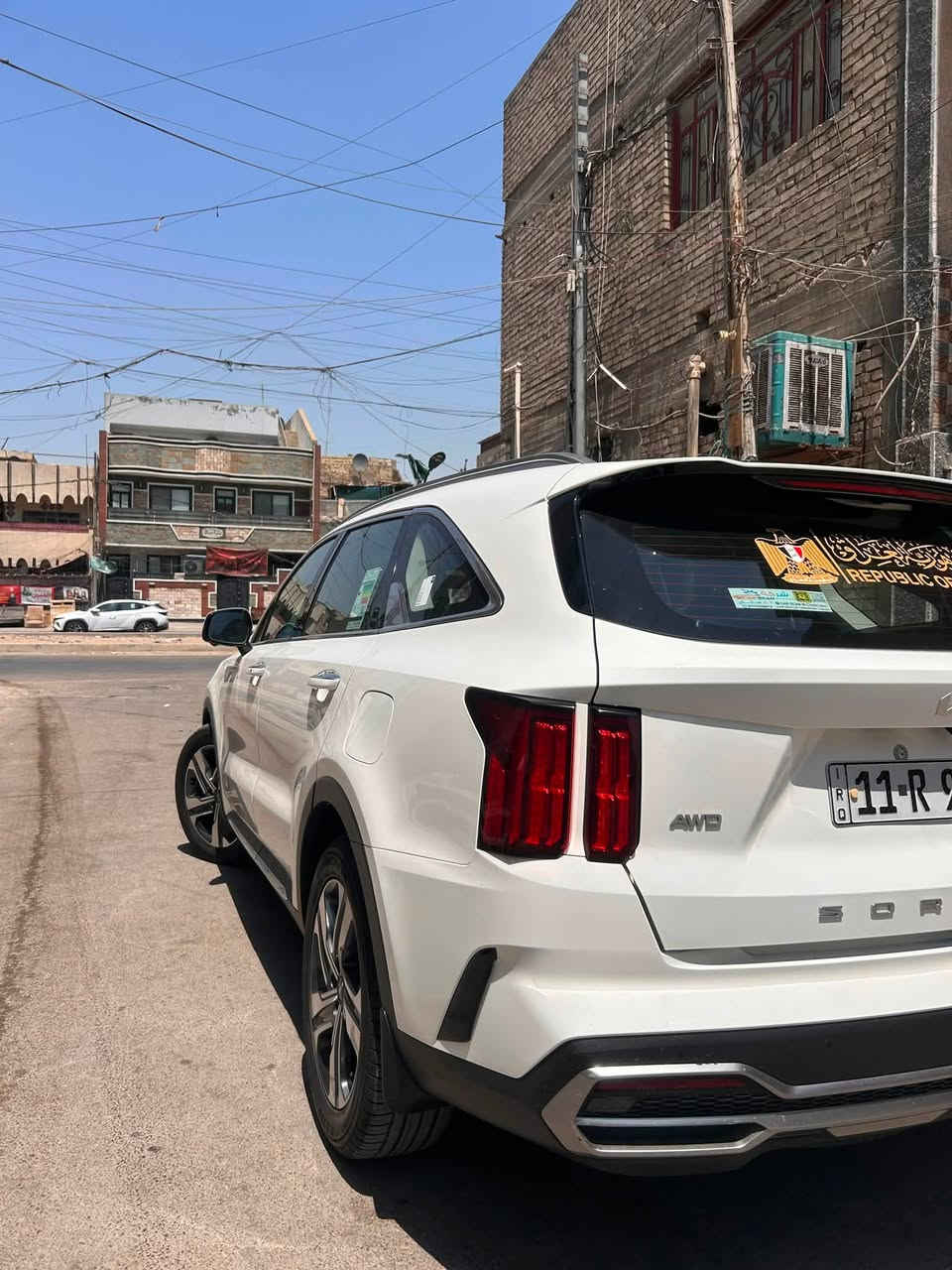السلام 
للبيع كيا سورنتو موديل 2022 خليجي فول 4X
محرك V6 3.500
مواصفات
كشنات كهرباء
كشنات تدفئه تبريد 
كامرات بالاشاير
جنطه كهرباء
فور ويل كهرباء
اشاير بالمري
حساسات اماميه خلفيه
5 كامرات
بنوراما
3 قطع تبريد
7 راكب
لايتات زنون بلاد
اناره محيطيه
بردات خليفيه بلاد
كير موس
4 وضعيات قياده
نضام كاربلي و اندرويد
شاحن واير ليس
مناخ منفصل
كشنات جلد
تخم تايرات جديد
اوتو هولد
جنطه كهرباء +شفط
اناره ترحيب بالباب 
السياره بيها مكانين بارد كلش خفيفه والبنيد مفتوح معير بدون اي ضربه او ضرر
مكان السياره بغداد 
السعر 260 مجال بسيط
للاستفسار ***********
