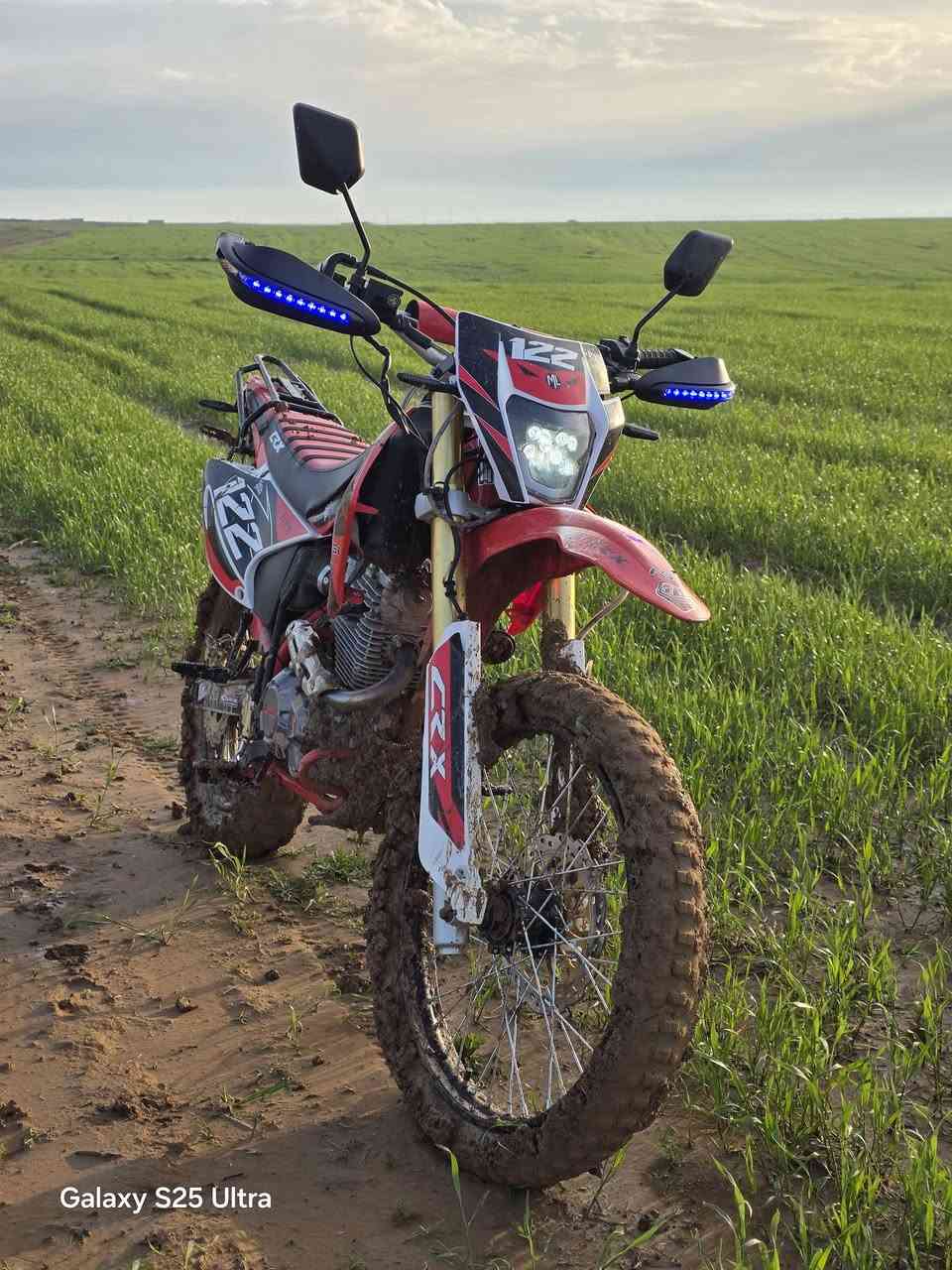 السلام عليكم 
#قفاز للبيع 
CRX300 
شهر من شديتة 
شرط من كلشي 
محرك غطاس 
المكان ناحية الشورة 

للاستفسار  مراسلتي 
او الاتصال 

***********
