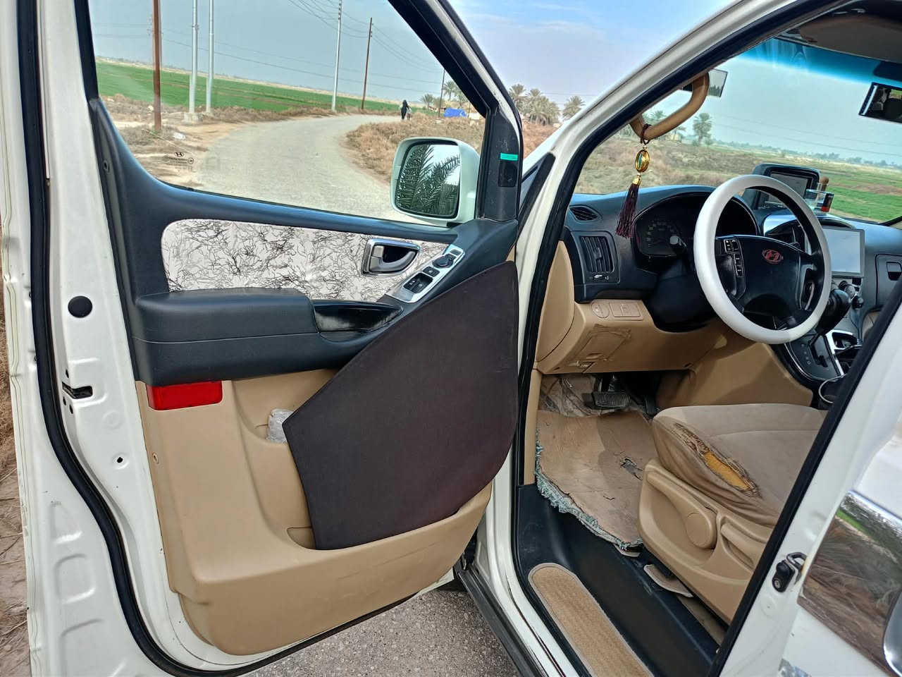 سلام عليكم استاركس موديل2011 بسمي رقم واسط نكليزي محوره مسكر مكينه لاتنقيص ولا تبخير حداديه استوني شاده سفريات جدد السياره ماذب عليه ربع جاهزه خاص ماجاوب رقم تلفون ***********
