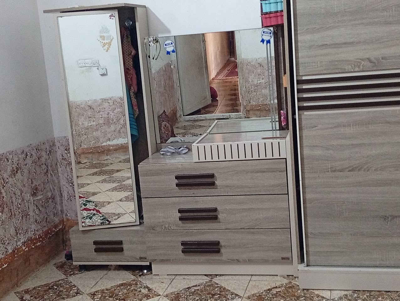 غرفت نوم مستعمله تركي الاصلي بيه بعض الترتيبات البصيطه للبيع مكان كربلاء حي الوفاء رقم***********
