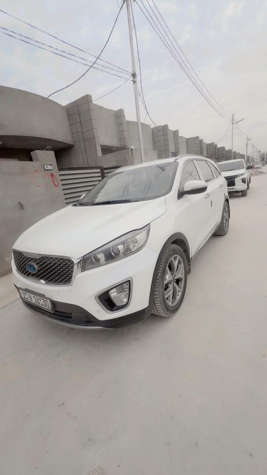 السلام عليكم سورنتو 2016 خليجي ستة سلندر السياره مصبوغه عام لا قلب ولا جفيه السياره كير مكينه خير من الله عارضها 170 اكرر مصبوغه عام والسياره باسمي رقم انكليزي كما موضح بالصور للاستفسار الاتصال***********
