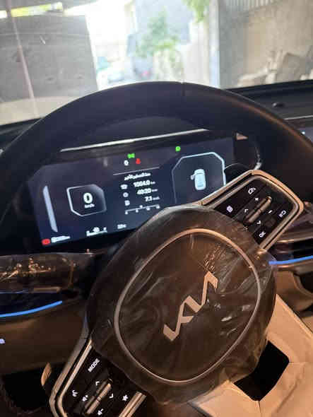 كيا سورنتو 2025
مواصفات قمارة حديد
اداتا شو | ويل 20  
لوحات بغداد 
اضمان 5 سنوات
الموديل: 2025 (خليجي) 
المحرك: 3.5 لتر - 6 سلندر
العداد 1000 كيلو متر 
الضمان: 5 سنوات أو 100,000 كم
الأرقام: بغداد 
أبرز المواصفات:
• مقاعد كهربائية
* ﻿﻿داتا شو
* ﻿﻿كامرات عدد 2
* ﻿﻿حساسات عدد 8
* ﻿﻿تشغيل بصمة + تشغيل عن بعد مع ترحيب تلقائي
* ﻿﻿شاشة GPS متصلة + عداد ديجيتال
* ﻿﻿سايد بريك بصمة مع خاصية Auto Hold
* ﻿﻿7 مقاعد واسعة مع نظام تبريد (3 قطع)
* ﻿﻿إنارة داخلية وخارجية LED
* ﻿﻿ستائر خلفية للأبواب
* ﻿﻿صندوق خلفي كهربائي
* ﻿﻿شحن وايرلس
* ﻿﻿كير ماوس
* ﻿﻿جنوط حجم 20 إنش (ويل كب)
السعر 34,000$ مكان السياره بغداد الكرخ حي الخضراء 
***********
