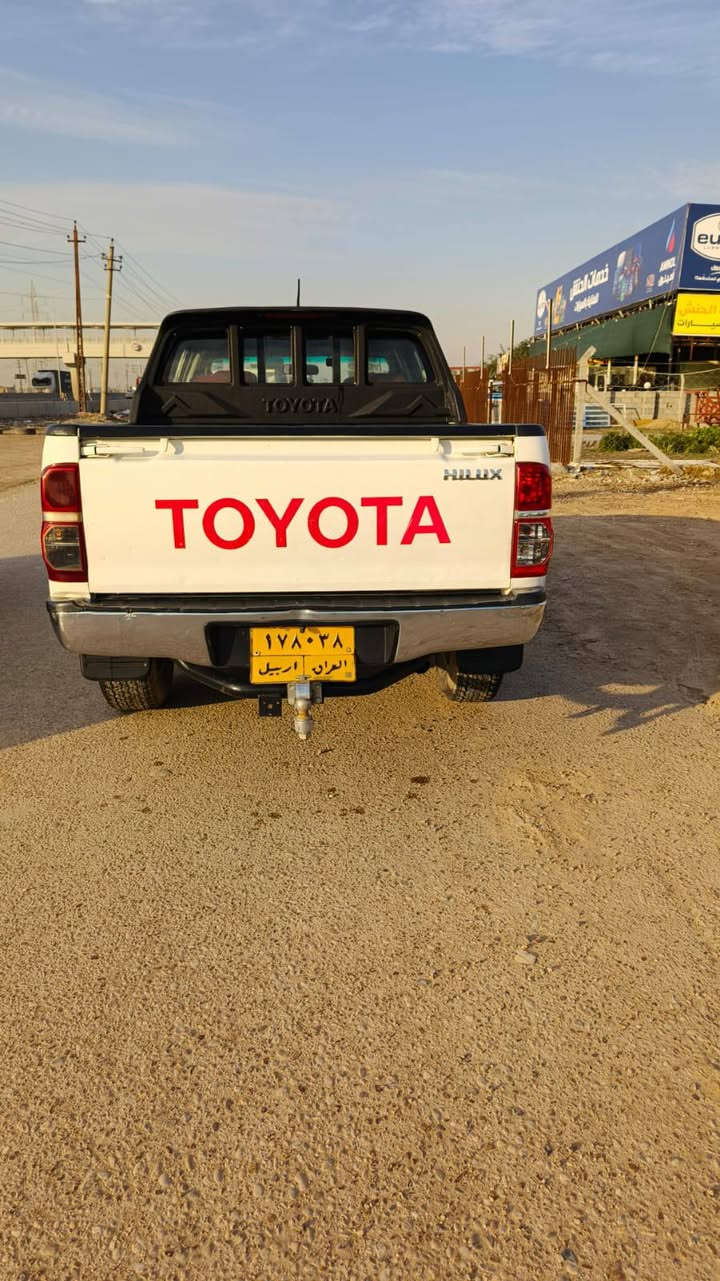 السلام عليكم للبيع هيلوكس موديل 15 رقم اربيل شرط التحويل سنويه جديد محرك شركة كير شركة السيارة جديدة كلش السعر 165 المكان بغداد التاجي 
***********/***********
