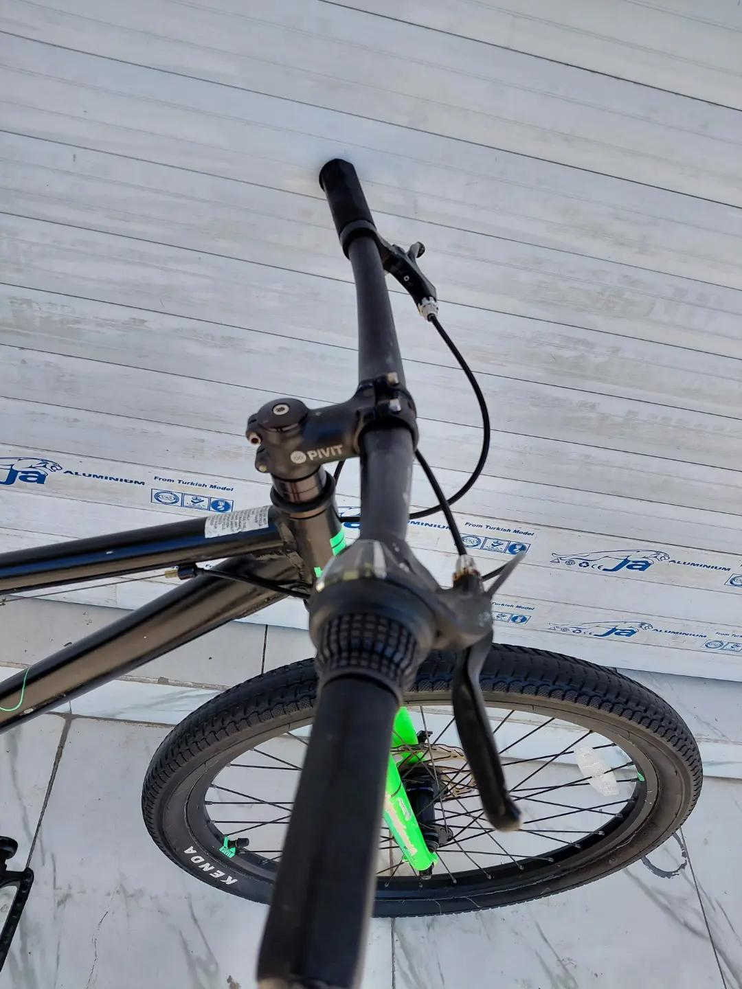 HARO حجم 24 فول المنيوم دراجة مميزة واحترافية 7 سرعات من SHIMANO السعر 215 الف شامل التوصيل    ✈يوجد توصيل لجميع المحافضات ✈ كركوك مدخل سايدين حي الاسرى والمفقودين  معرض ابو شيفان ( *********** )
