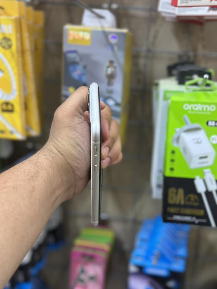 السلام عليكم 
ايفون ١١ عادي 
١٢٨ ذاكرة 
بطارية ٩٥ 🔋
الجهاز شرط كلة بلاددد للأخير فقط مرفوع بطارية 
السعر *********** 
مركز السعدون للاتصالات 
شارع الفاطمي مقابل قاعة الحديد
