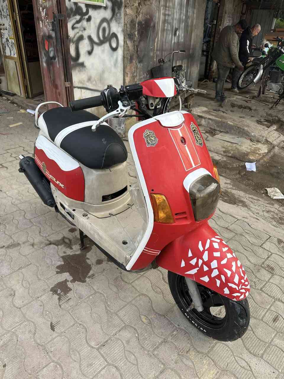 سلام عليكم بوليسي نوزل للبيع  داخل حليبي نقصها كلوب واشاير ودشبول طافي سعر 500 وبيها مجال مكاني بعقوبه ***********
