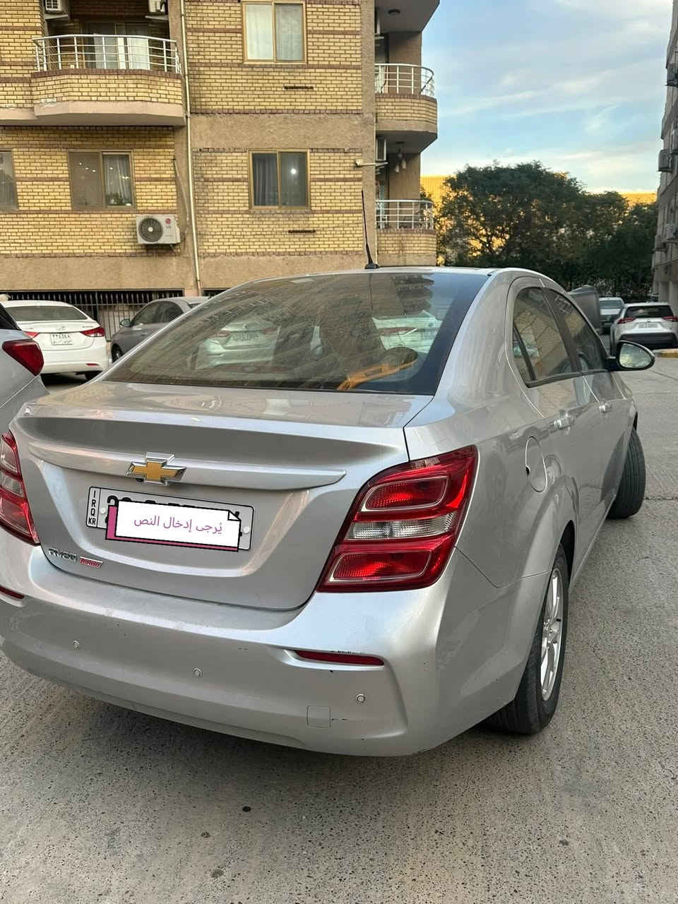 سلام عليكم شوفر افيو كوري وارد خليجي موديل 18 كفالة من كلشي للبيع رقم اربيل تحويل او وكالة  فول مواصفات ماشية 70 الف جديدة وبلادية بيها جاملغ صبغ اثر شخوط السيارة مال جناي للبيع 110 وبيها مجال حك التوجيب ***********
