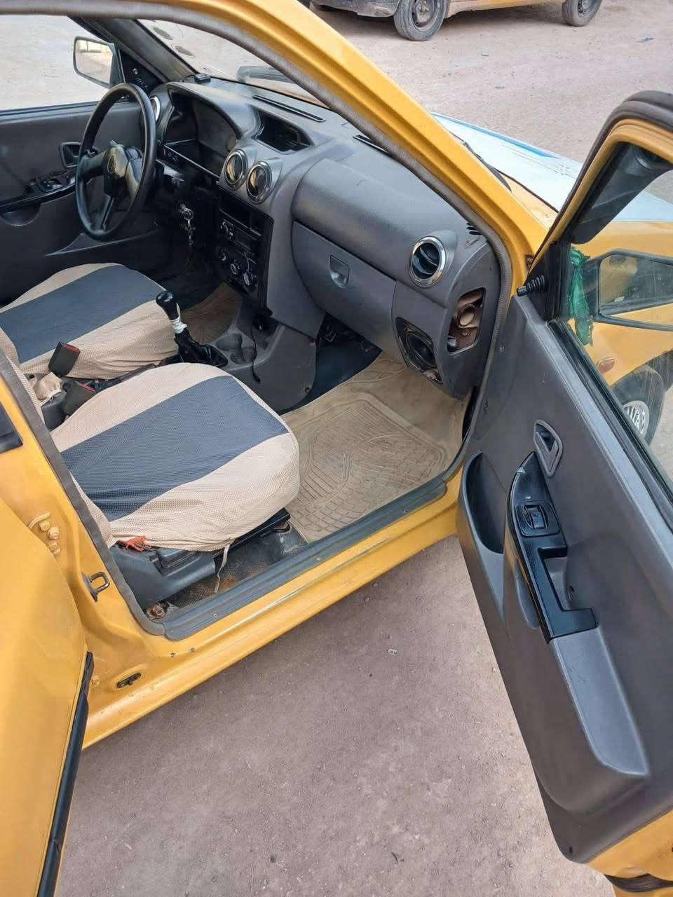 سايبا 2012للبيع مكينة وكير شرط بدون صبغ شاصي واحد مصلح شي بسيط تبريد كامل شغال نقص فقط غاز مكاني دورة شارع ٦٠ السعر 25 وبيهة مجال بصيط تواصل فقط واتساب ***********
