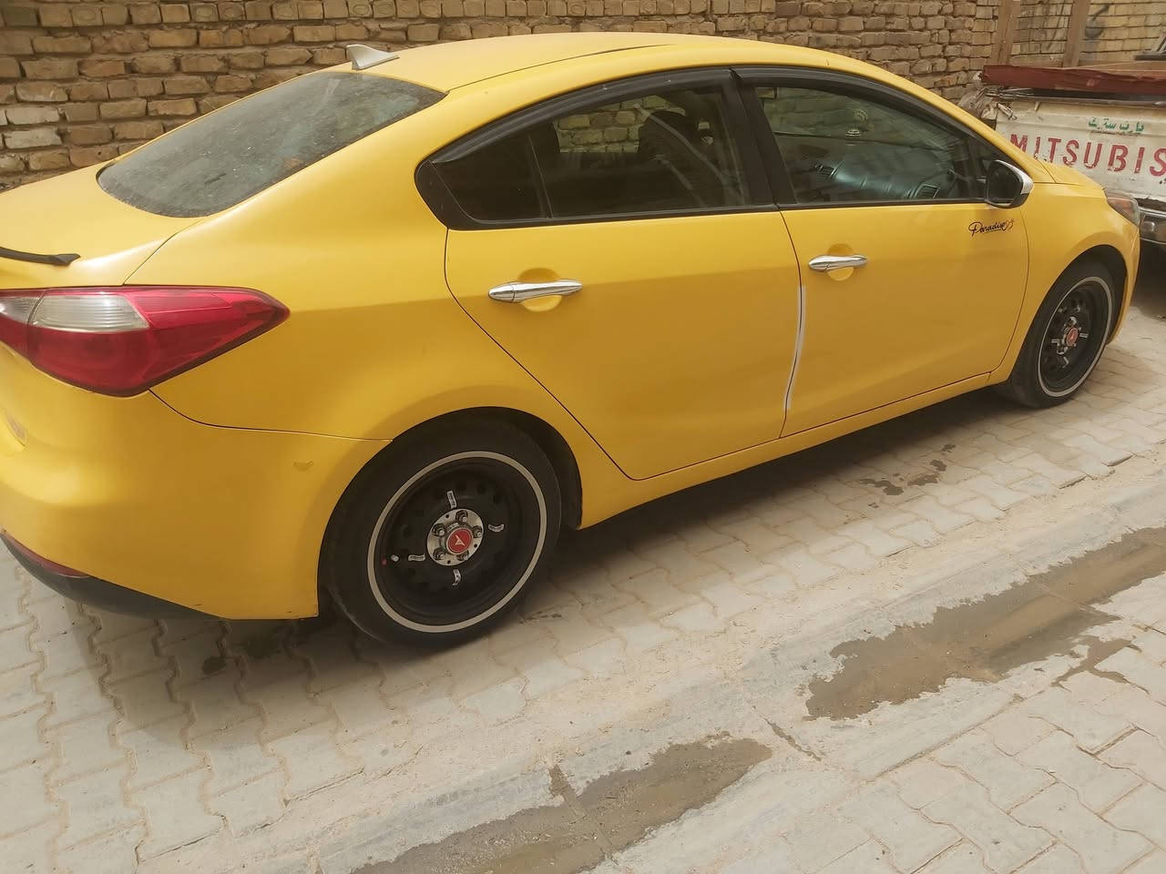 يا الله السلام عليكم فورتي 15
مكينه 1800 دوش كير AT 
نص فول 
شاشه جبيره 
كأمره 
تبريد تخم تاير جديد 
منضومت غاز 
تحكم بل ستيرن 
امصفره هيه وغرامات 
حادثه قبق الصندوك والجاملغ الخلفي نفسه مصلح

السعر 108 
انتصل على الرقم 
***********
