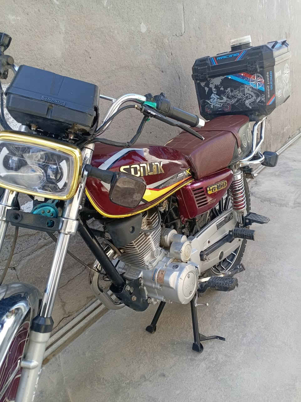 السلام عليكم دراجه سيفان 5 كير نضيفه كلش ما ناقصه شي استخدام شخصي موديل 24 أوراق دراجه كاملهه ما ناقصه شي السعر 650 وبيه مجال مكان البياع الرقم *********** واتساب بس
