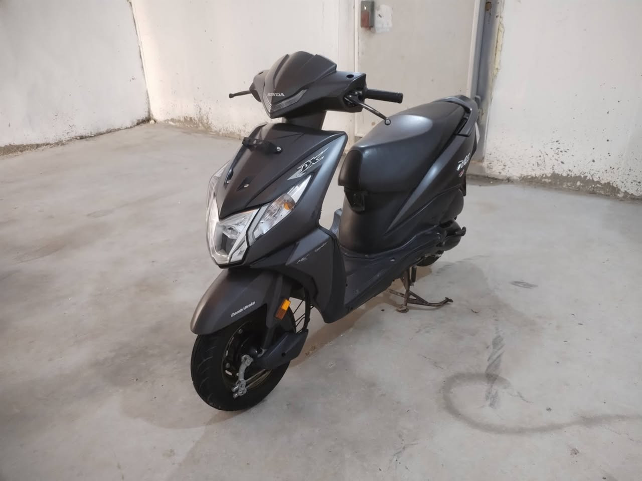 السلام عليكم دراجة هونده ياباني ديو للبيع المكان واسط قضاء الحي تفاصيل أكثر اتصل ***********
