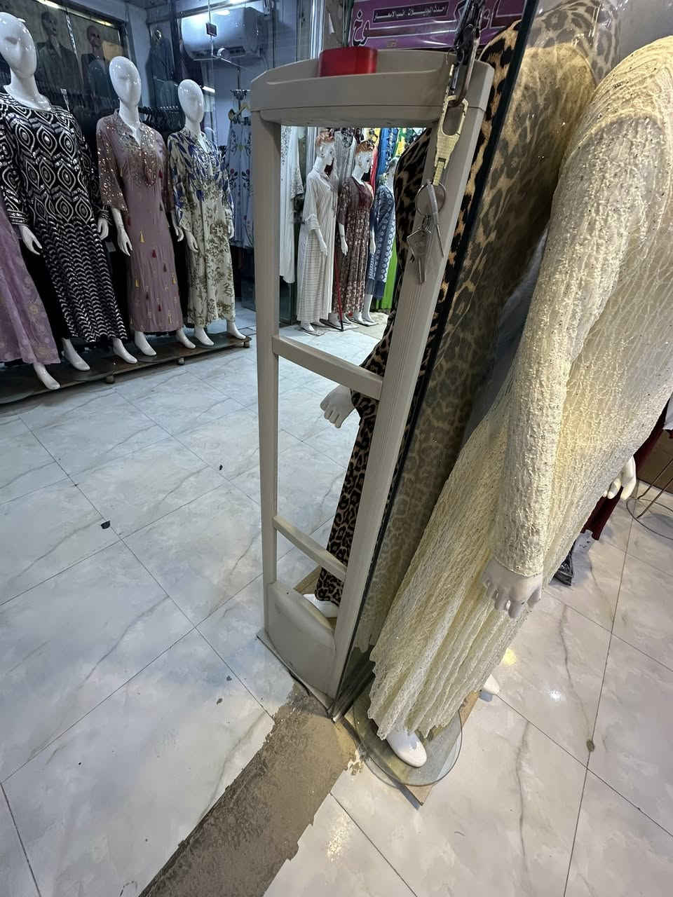 سلام عليكم عندي جهاز سرقه للبيع نضيف كلش ستخدام قليل بشرط علفحص ميعبر ولاقطعه لومهماكان لود كلش نوعيه راقيه ويه الفين تاك مشتري الاصلي اخدته ب٩٠٠ ولتاكات ب٥٠٠ هسه هوه وتاكاته ب٧٥٠ لان محتاج تجي تفحص وتقتنع وتاخذ
رقمي ***********
