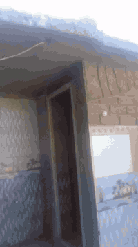 يا الله 
بيت للبيع مساحتة 350 متر 
يحتوي على 2 غرفة نوم 
و صاله معه استقبال معه مطبخ 
معه صحيات خارج وادخل 
السعر 90 وبيه مجال العنوان بسماية قرية 10
رقم الهاتف ***********
