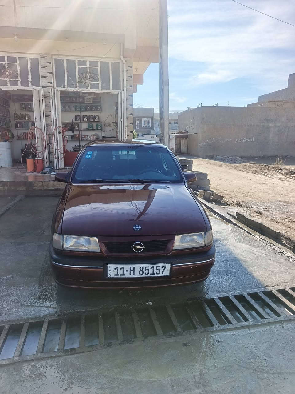 فكترا ....
موديل 93
رقم بغداد الجديد 
بأسمي تحويل جديد قبل اسبوع
 محرك 2000 نظافة فول 
 گير أوتو نظافة شرط
تبريد بلادي فووول %
كهربائيات كلها شغالة بلادي
صدر نظيف
تخم تاير 
غرفة حلوة
دوشمة جديدة 
ارضية جلد 
سستم كامل ...شاسة...كامرة... دمام 

وبعد اهواي شغلات ممذكورة 
تعال وتدلل... 

 السعر .... 58 وبيها مجال قليل
المكان ... سامراء ... 
***********
