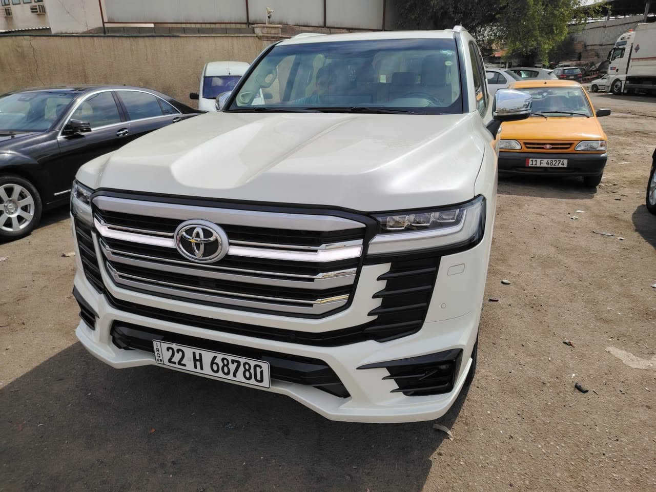 السلام عليكم لاندكروز للبيع موديل 2022 نوع VX فول مواصفات السيارة مكفولة كفالة عامة من الصبغ ماعدا شخط عل كد شبر بالجاملغ الخلفي الايمن السيارة مغلفة PPF ماشية 75 الف الاتصال *********** رقم السيارة اربيل باسمي
