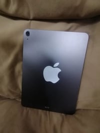 ايباد اير ٤ • ٢٥٦ • قفل