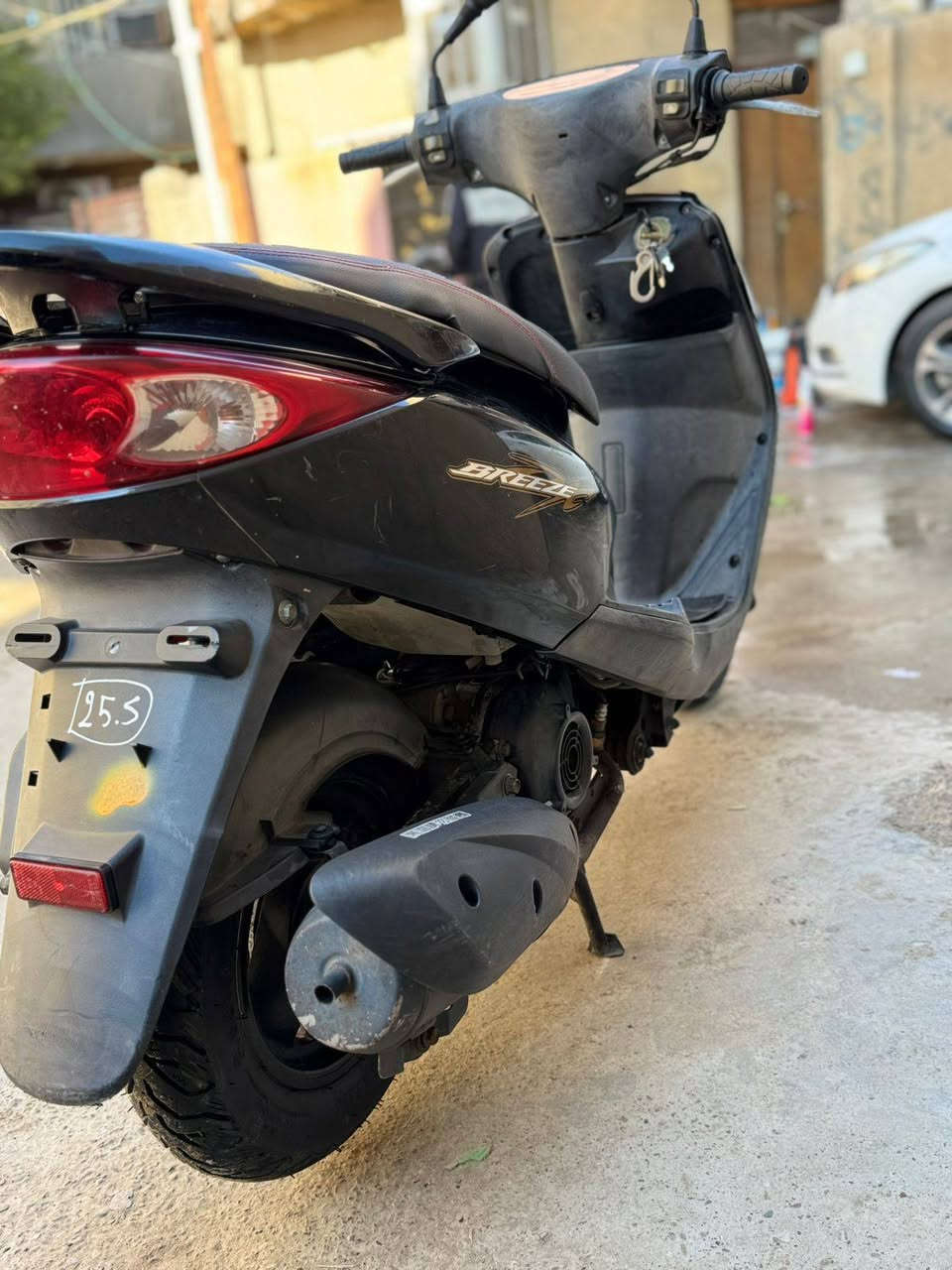 السلام عليكم دراجة بريز نوزل خطين ياباني وبيها هاوزن ودسك امامي اشاير كرستال دراجة مال رمبة صارلها شهر ونص  نضيف كلش ماشيه 32الف دراجة كلها بلادية السعر: 950
رقم ***********
