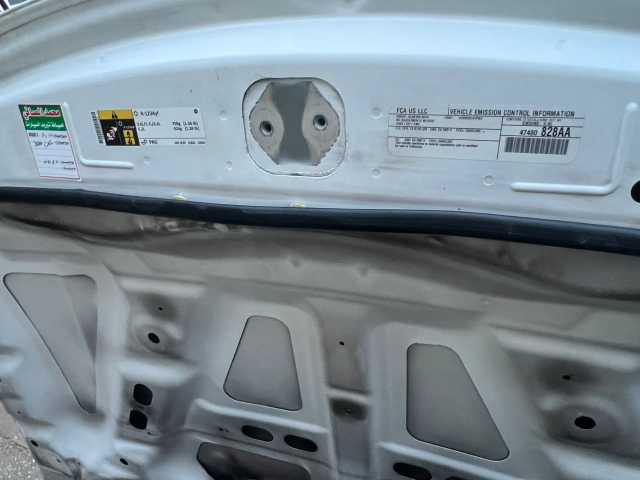 السلام عليكم//
مكلف بلنشر صاحبهن رقمه موجود 
للبيع __بنيد جارجر اصلي +دعاميه اماميه +خلفيه +زوج عتب نظافه جيده موديل ١٧
السعر  4$ اربع وراقات
مكان النجف
الاتصال /***********
