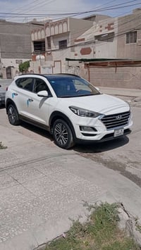 توسان خليجي موديل 2019 مكفوله كفاله عامه ماشيه 85 فول مواصفات فتحه بنو...
