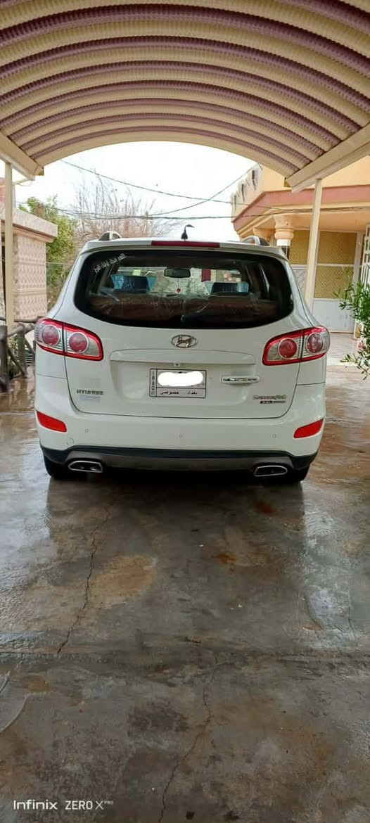 السلام عليكم
سنتافي للبيع2011فول مواصفات

 1/1 خليجي .....  السياره مكفولة  بيه بارد بصيط كلشش جديده اخت الزيرو السياره لا اشخوط ولا رصعاات
محرك 6سلندر 3500 . محرك  .. جديد مكفول او كير مكفول شرط الفحص...  ماشيه 139 

رقم بغداد   ابسمي   سنويه جديد 2028  

حساسات خلفيه 

كامرة 

مري شفط 

سلايد روف

كرسي كهرباء ..  

ثلاجه بالجكمجه

7 راكب 

3قطع تبريد  

بصمه تشغيل وابواب

تخم تاير جديد باتري جديد حداديه جديده..  

السعر163$ اوبيها مجال 
مكان السيارة . .ديالى بلدروز 

لاستفسار  ع الاتصال ***********
