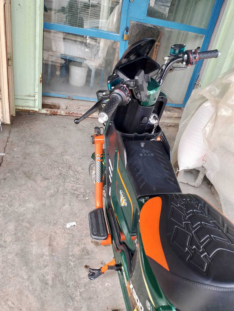 بايسكل شحن x900 خمس بطاريات موديل2026 بريكات امامي خلفي هيدروليك ولدات ابيض واصفر زنون وبي نضام  Rوانذار سرقه 2سويجات+ بصمه لسعر 550.  مكاني ديالى _هبهب.  رقمي ***********
