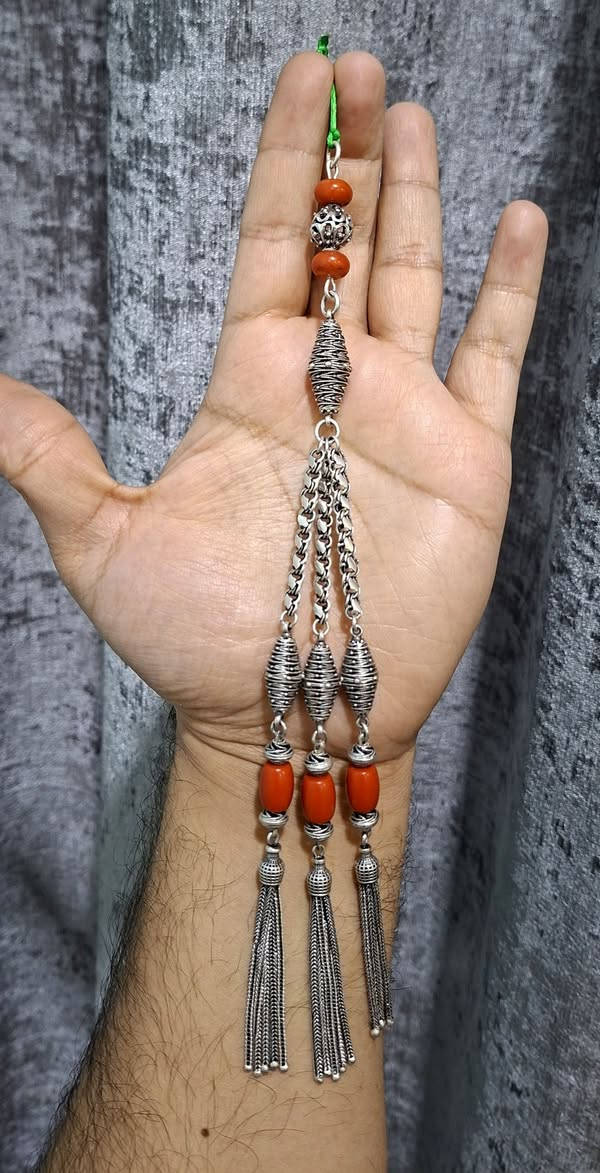 يا الله..  🤲🌹
كركوشه فضه شغل ممتاز مع 5 مرجانات اصلي ..💎
وزن الكركوشه 33 غرام… ⏱️✨
  
ملاحظه 💢 ابيع قطعه مابيع على الغرام… 

الشراي فقط يتواصل خاص ... 
ما راوس بيع فقط احبتي الغالين ...

 تواصل واتساب او على رقم ***********..
يوجد توصيل كافه محافظات العراق. 🚛...
