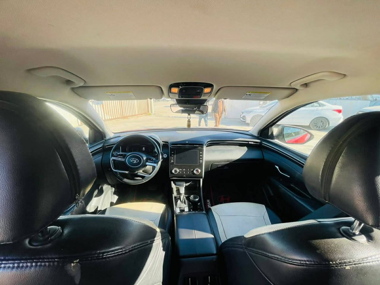 مكلف بالنشر للتفاصيل اتصل صاحب السيارة رقم ***********
هونداي توسان 2022 وارد امريكي 
3 قطع صبغ بدون دواخل او رباك بجم كبس موصفات فول بدون بنراما كشن تدفية  بصمة كامرة دوارة شاسة رادار  رقم سنوية جديد مكان سيارة موصل تحويل مباشر  السعر 195 وبيها مجال موصل, نينوى
