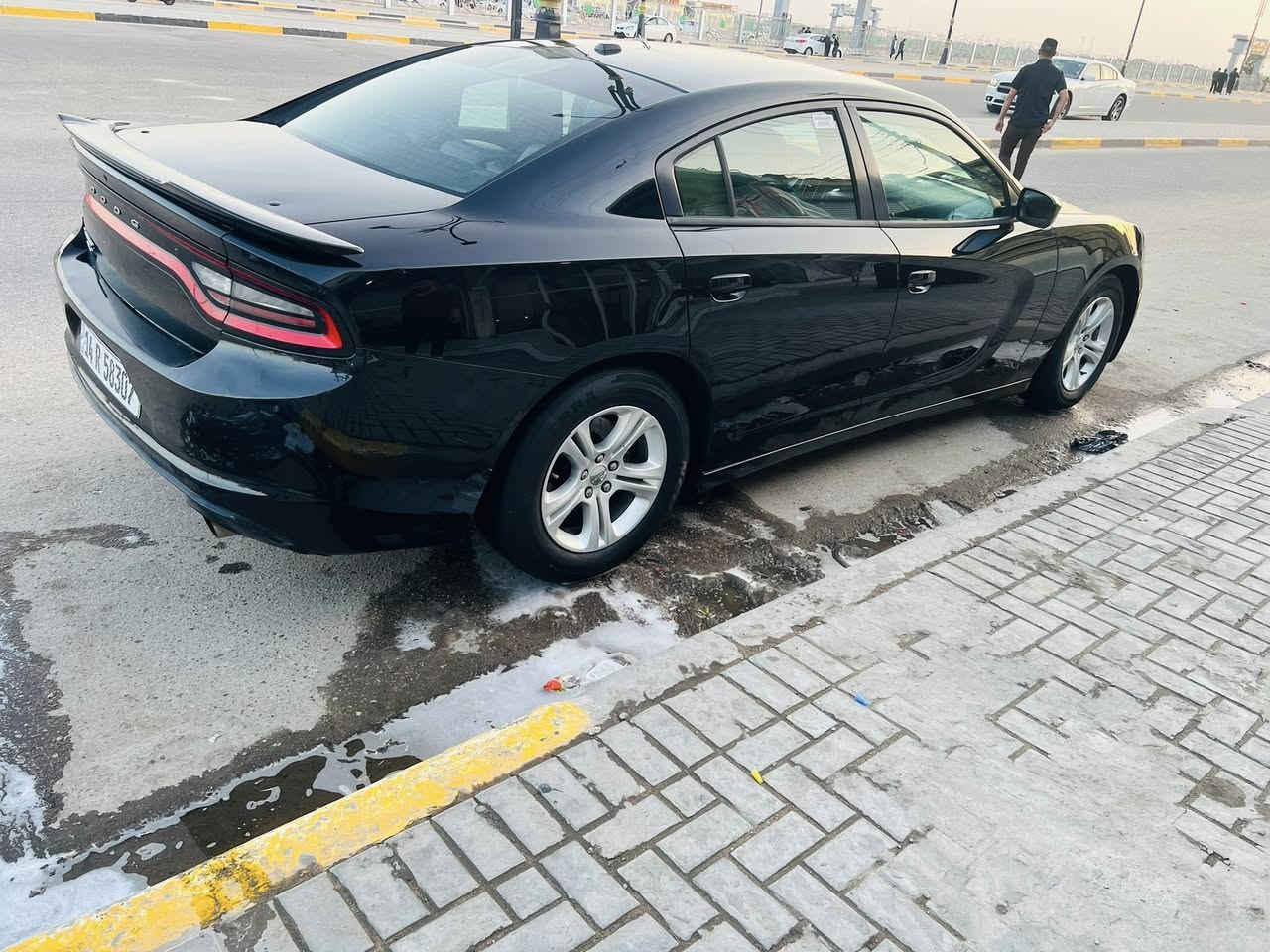 جارجر 2015 سنويه جديده رقم دولي بأسمي وارد أمريكي حادثهه بس چاملق الايسر فقط صبغ بس چاملق الأيسر الكدام الباقي مكفوله من صبغ بيهه بارد سياره الباقي مكفول سياره تخم تاير مكينه كير حداديه كله جديد السعر 165 اي ستفسار اتصل ***********
