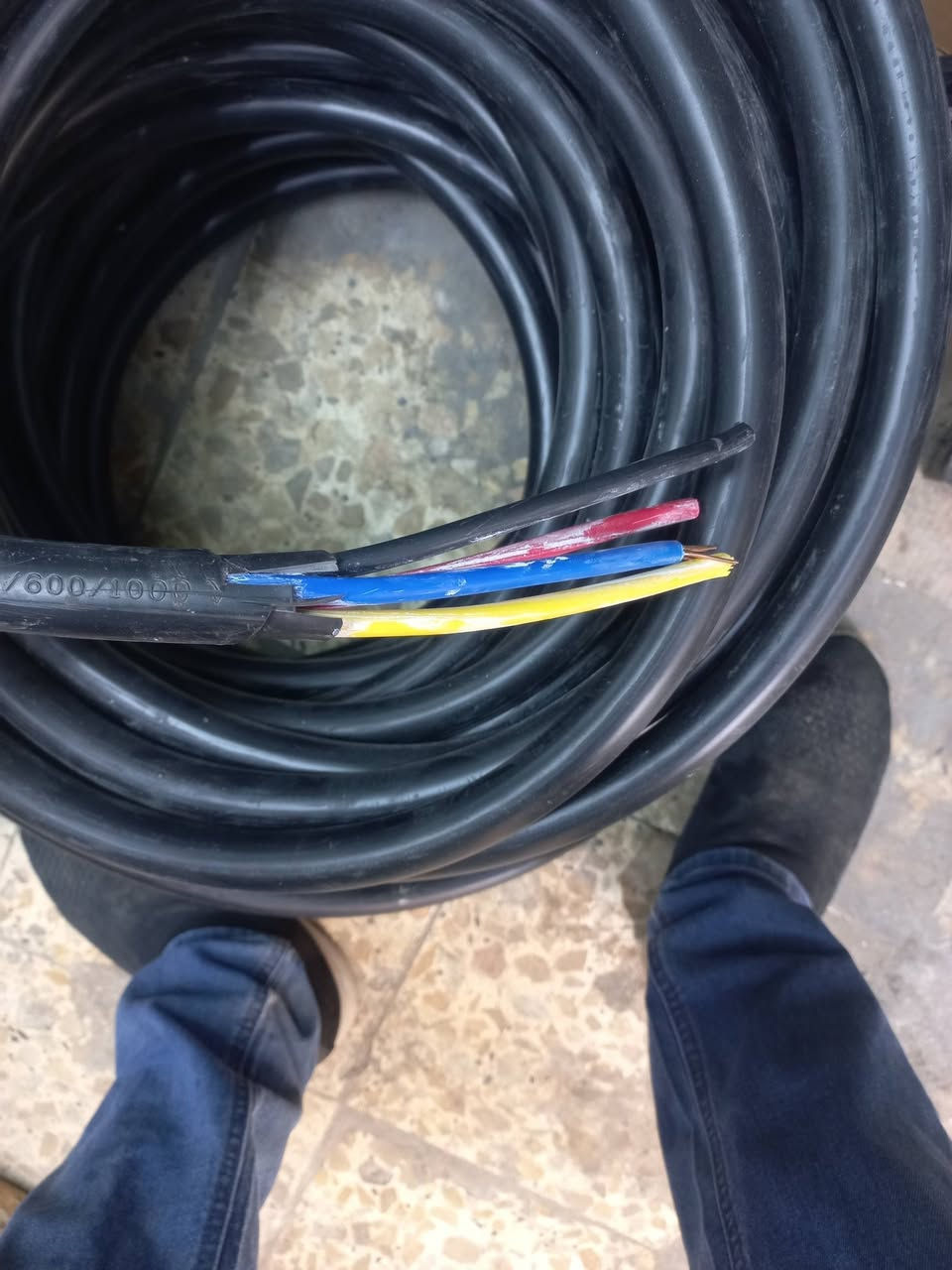 كيبل جديد اردني 4× 16 الطول 55 متر السعر  12 الف المتر ...*********** بغداد
