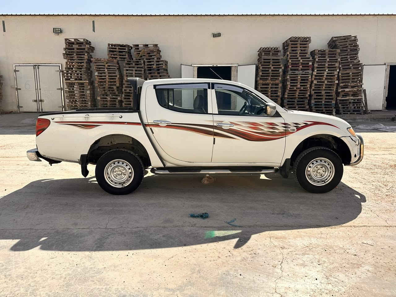 إعلان بيع سيارة
للبيع بيك أب ميتسوبيشي 4 ويل
📅 الموديل: 2011
📍 الرقم: بغداد / إنكليزي
🧾 الملكية: باسمي
📄 السنوية: نافذة لحد سنة 2030

🔧 المواصفات:
 • مكينة 4 سلندر
 • كير + أكسل
 • نظام تبريد شغال 100%
 • كهرباء كاملة
 • جام كهرباء
 • السيارة صبغ مكانات
 • وضعها طيب وجاهزة للاستخدا
السيارة نظيفة وتستاهل، والبيع للجادين فقط.
سعر  ١٢٠$ وبيه شويه مجال
📞 للاستفسار: ***********
