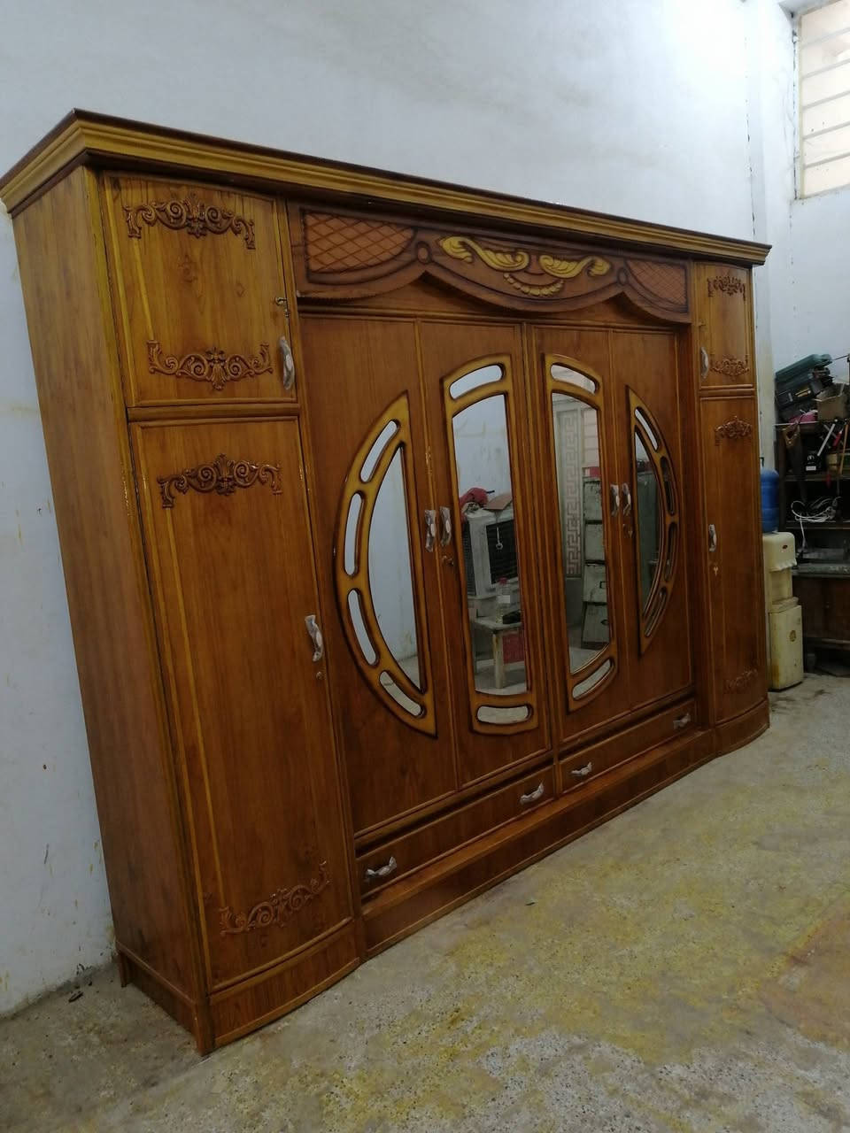 السلام عليكم للبيع اسعار مناسبه العنوان بعقوبه كاطون الرازي شارع ابو رباح قرب مرطبات لسيد مزاد ابو كرار الغريباوي ***********
