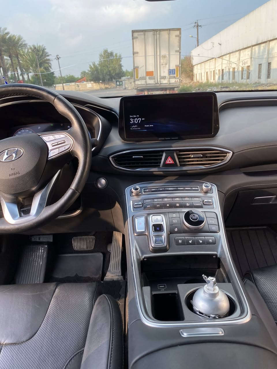 السلام عليكم اخوان سنتافي 23 كالكرافي
سياره فول مواصفات اعلى فئة بالسنتافي 
حادثه خشم البنيد وهلال جاملغ الايسر 
سياره ب اسمي رقم بغداد 

العنوان بغداد حي العامل 

***********
