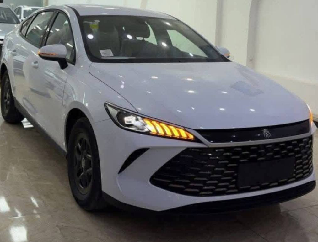 سلام عليكم عندي كن ابلاص جديده مرقمها بغداد ومكملها وبسمي بعدها زيروو  وعارظها للبيع 18200  وبيها مجال شي قليل للطيبين علما السيارة بوظع الزيرووو  جديده ولون ابيض وداخل ابيض وعنواني بغداد الغزاليه ***********   ***********  الي ماعنده رصيد  الرقمين بيهن واتساب لان ماعندي جواب على المازنجر وفي خدمتكم جميعا
