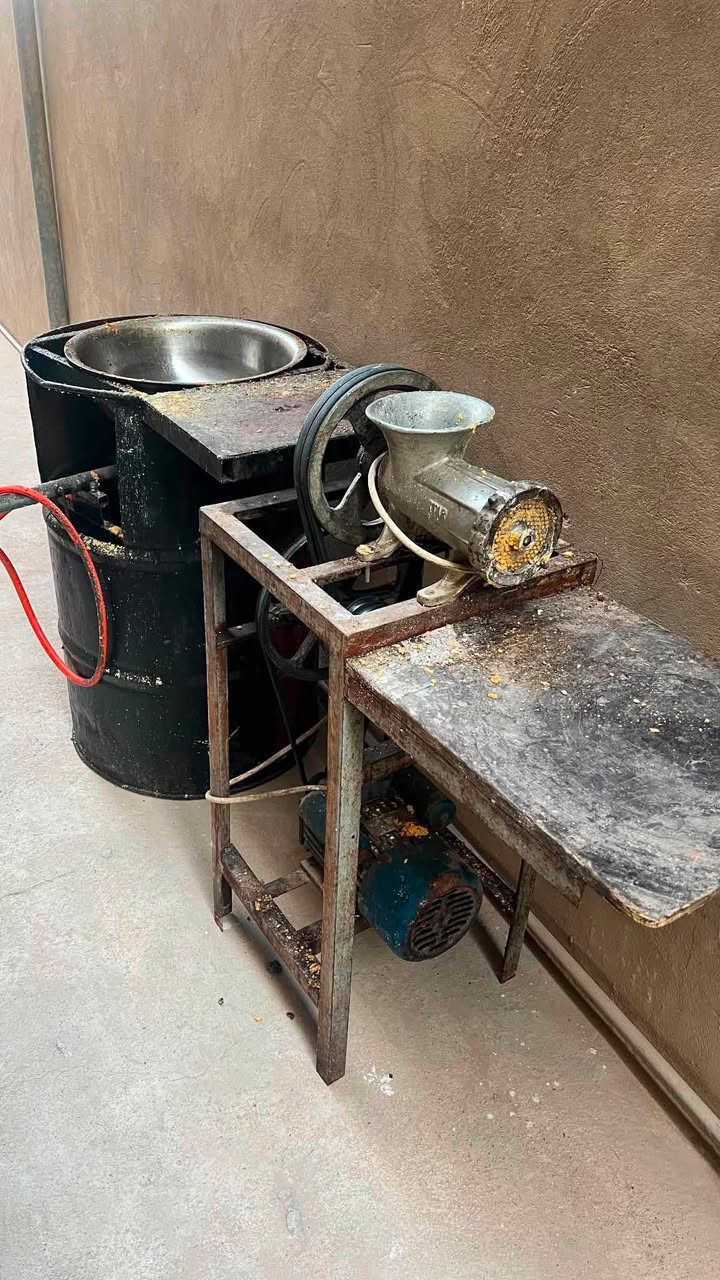 للبيع باترينه سعرها 200 بيها مجال ومثرامه سعرها 200 بيها مجال وطباخ سعره 75 بي مجال العنوان تكريت القادسية  ويوجد توصيل ((بس الشراي يراسلني رجاءً))


**إذا كنت صاحب هذا الإعلان وتريد حذفه لأي سبب، رجاءا أرسل رسالة إلى الدعم الفني**