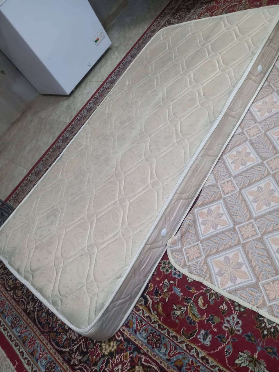 السلام عليكم/ للبيع( جهاز رياضه للجري جديد غير مستخدم + دوشك نفرين + دوشك نفر عدد 3 نفس الموديل + سرير نفر + ميز تواليت  + خزانة بابين عدد 2 ) للإستفسار مراسلت الصفحه الشخصية لطفا


**إذا كنت صاحب هذا الإعلان وتريد حذفه لأي سبب، رجاءا أرسل رسالة إلى الدعم الفني**