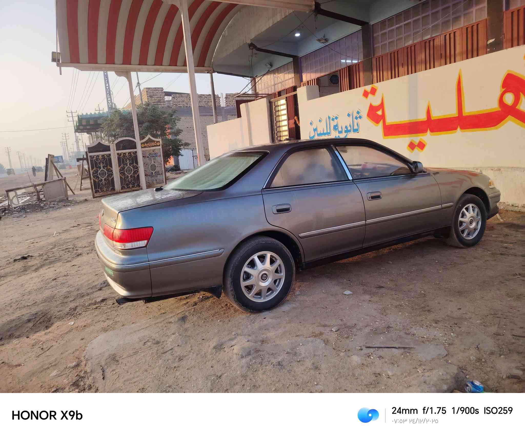 مارك 1996 سيارة جاهزة گير قبل شهرين مبدلة حاوية. تبريد دواخل جديدة كهربائيات كلها شغالة تبريد شغال  . باتري جديد. السيارة مصبوغة جمالية. بيها ضربة بالجاملغ الخلفي بدون گص مكفولة من الگص. رقم ديالى انلكيزي بأسمي سنوية ل30. السعر 72 وبيها مجال. واذا مراوس حسب القناعة. المكان النجف الحيدرية. خان النص. رقم الهاتف ***********
