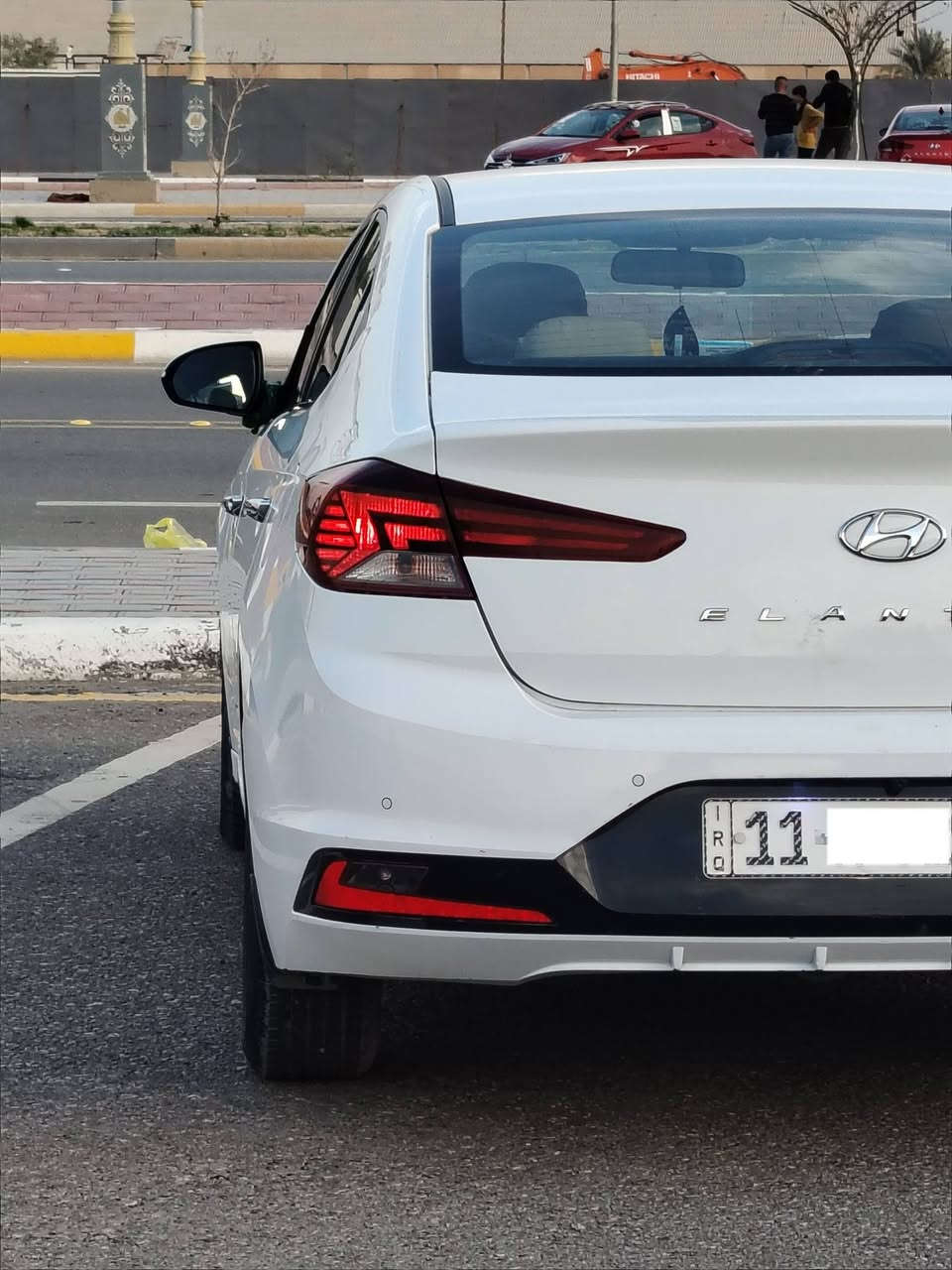 السلام علیکم
لنترا 2020 خليجي
فول مواصفات للاخير... 1/1 
فتحه سقف 
بصمة ابواب 
بصمة تشغيل 
حساس امامی 
حساس خلفي 
تبرید قطعتین 
مكينة 2000 دوش 
صندوك ذكي
 
فول تحکم ستیرن 
شاشه 
کامیرا خلفيه 
مري شفط 
اشاره بالمرایه 
يدات نیكل 
لاث انظمة قیاده ( ایکو - سبورت - - نورمال ) 
سنوية بإسمي تحویل مباشر 
مكفوله من الصبغ والضربه والتبديل ماعدى الدوس وملاحضات بسيطه 
السعر 162 
لإستفسار ***********
