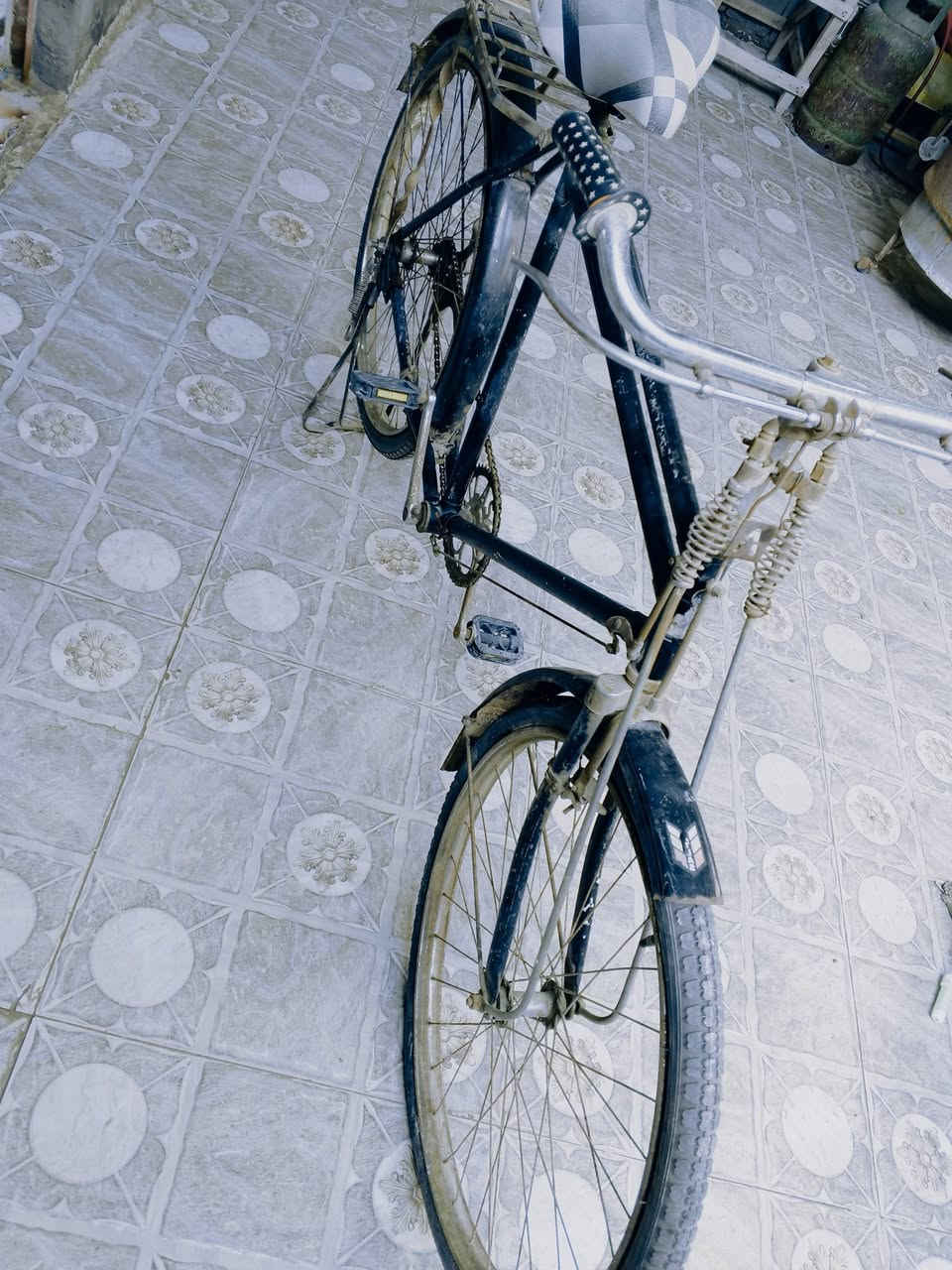 بالون للبيع نضيف اسعر 60اوبي مجال مكاني كرمت علي***********
