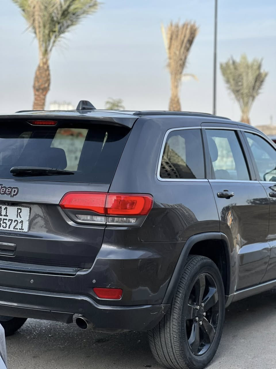 جيب شيروكي 2015 
مواصفات بلاك توب 
فتحة سقف
شاشة جبيرة
جنطة كهرباء
كرسي جلد وكنتارة
تدفئة كشنات
تدفئة ستيرن
حساسات خلفية
لايت عدسة مع منظومة زنون
ماشية 150 الف كيلو 
حادثها صفحة السايق صبغ وصور الحادث ناشرهن
 بدون ايرباك
هزة سنوية كلها جديدة بسمي
مكان السيارة بغداد حي الحسين
السعر 170 وبيها مجال
***********
