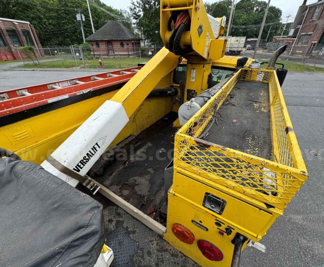 للبيع انترنشينال امريكي رقم فحص استيراد جديد مامشتغل بالعراق موديل 2007طول الذراع 12متر تقريباً للاستفسار ***********
