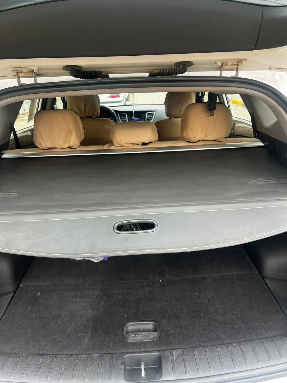 توسان ٢٠١٦ وارد امريكي 
رقم بغداد بأسمي  
سنويه جديده 
حداديه وصدر جديد 

ماشيه 97km
السعر 155 
***********
