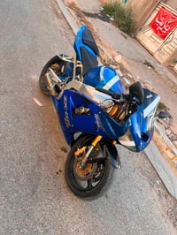 كاوسكي ٢٠٠٤ مكينه مكفوله وتشتغل مابيها شي بس تحمه تطفه ماعرف سبب رايده...