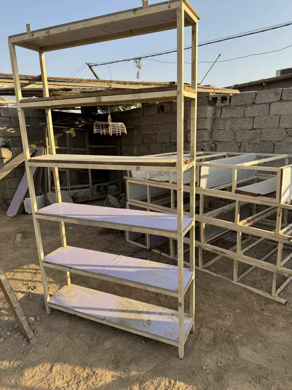 رفوف للبيع عدد 10رفوف عرض اكوو 2متر واكو متر 70 واكو متر ونص
العنوان بغداد قرب مجمع بسمايه السكني 
***********
