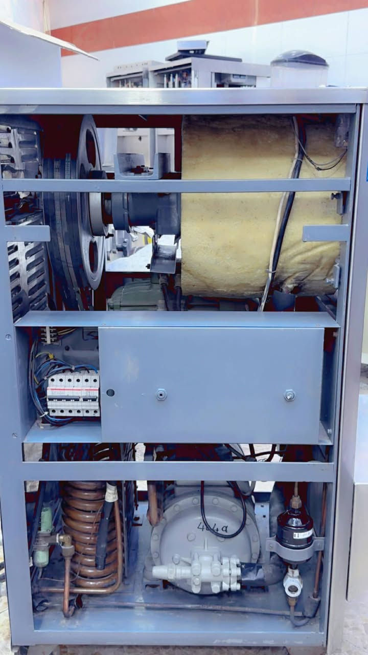 نتاجيه كربجاني ايطالي
١٠ كيلو تبريدماء ثري فيز
بغداد ***********
