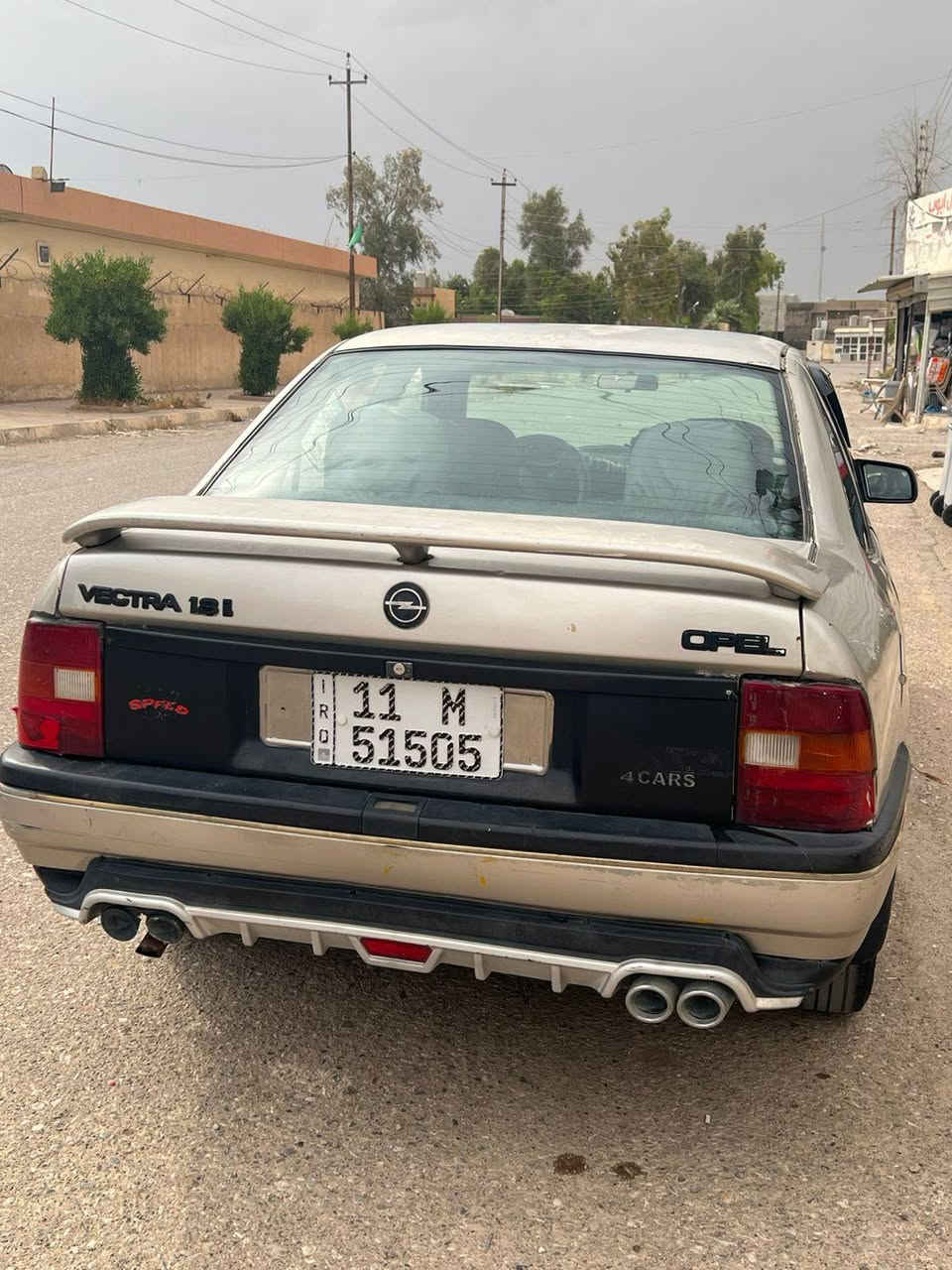سلام عليكم
أوبل فكترة موديل ١٩٩١

سيارة مال بيت ما ناقصها كلش حجم ١٨ 

موجود بي دفتر بانزين

سنوية باسمي ينتهي ورة شهر للعلم مجدد حتى هزة

سيارة بيهة باب ورة سكن 

السعر ٤٠ بي مجال 

الرقم للاستفسار ***********
