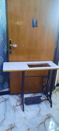 ميز مكينه • رفوف خشب • رفوف 5 طوابق • ميز جديد • رفوف