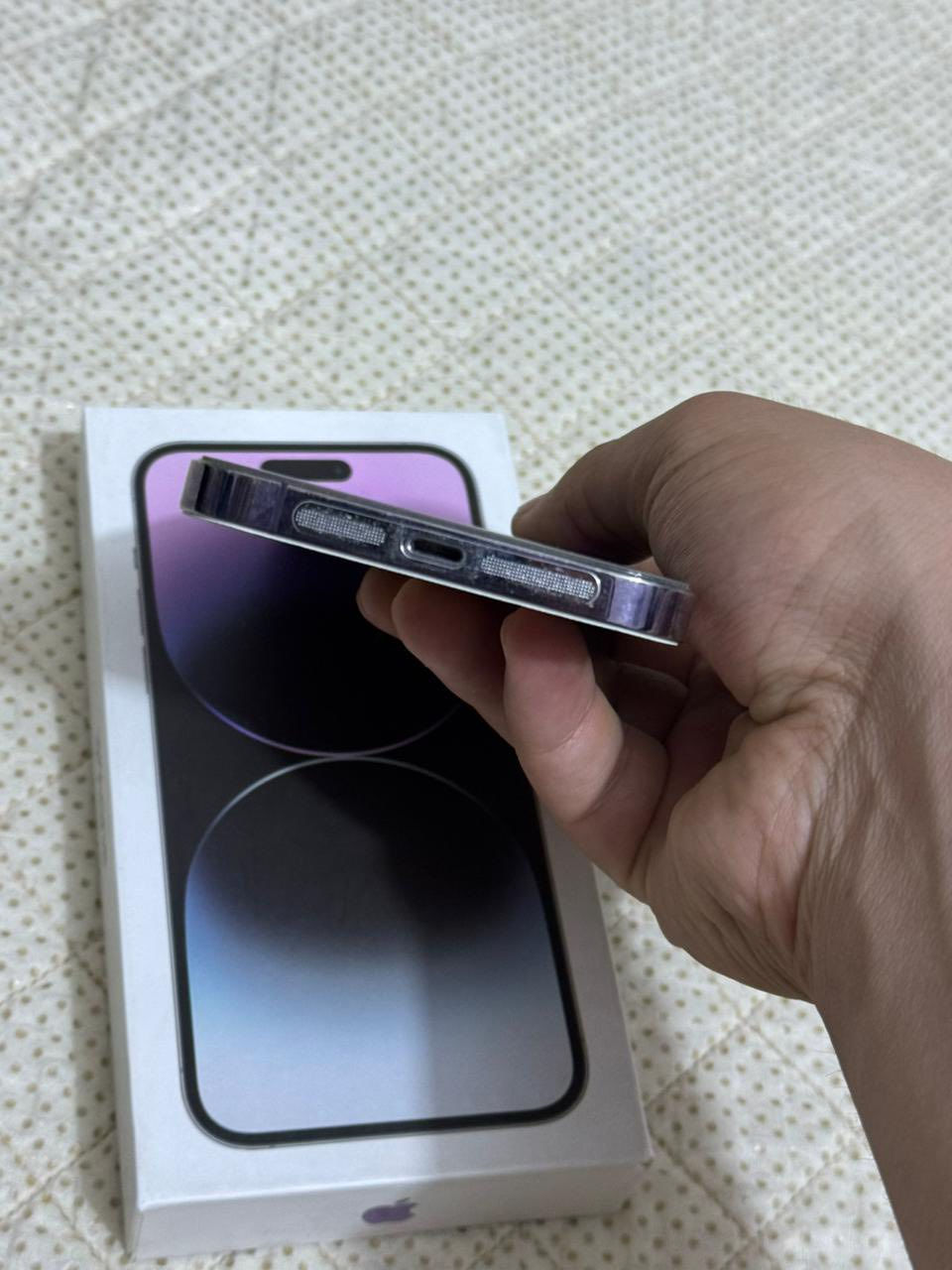 سلام عليكم آيفون 14 برو ماكس ذاكره 512 ماستر بطاريه 84 مكفول من العطل شراي *********** مكان بغداد الحسينيه
