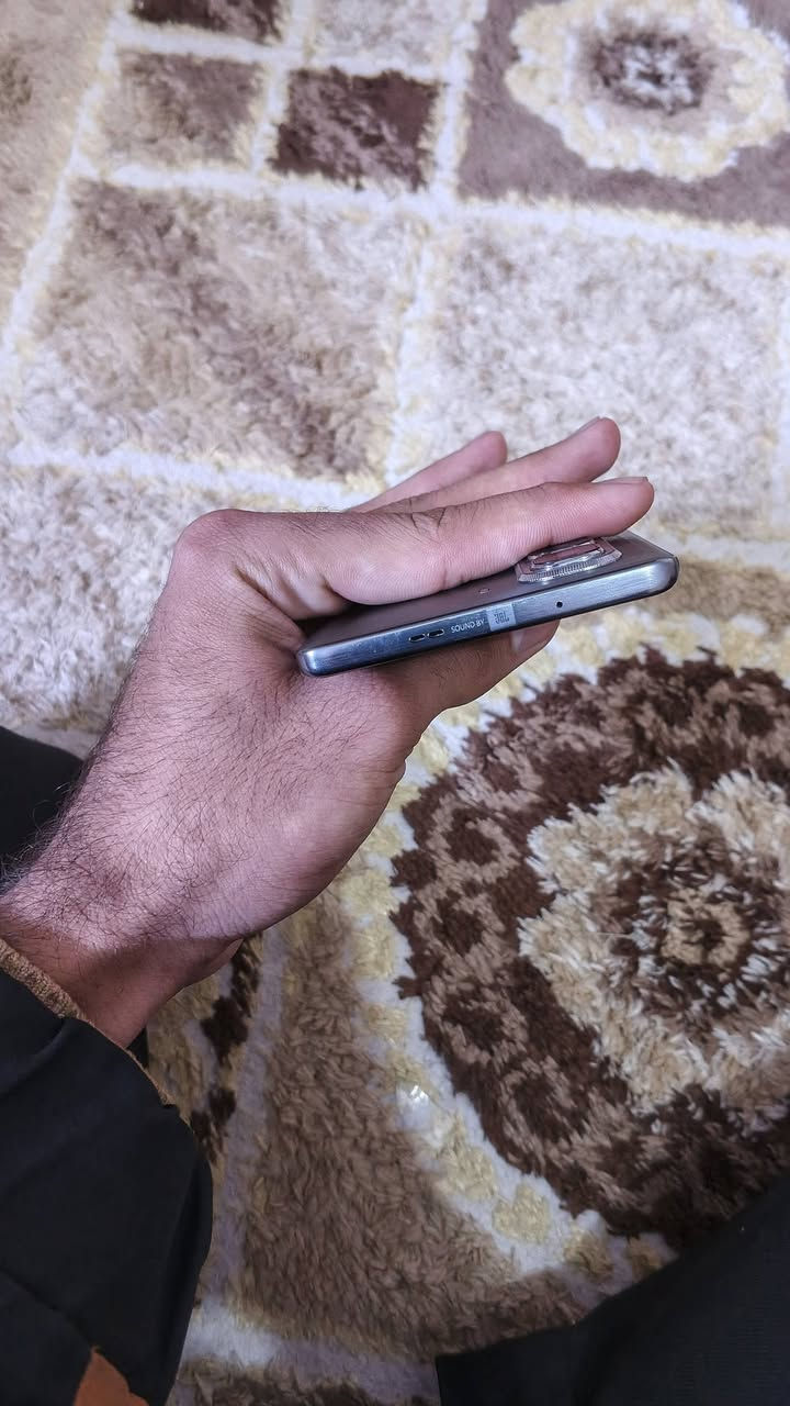 جهاز للبيع انفنكس هوت 50برو بلاس الجهاز نضيف كلش مكفول من العطل والتصليح مداخل صيانه  ابد غراضه علبه وشاحنه السعر 175 وبي مجال بسيط مكاني بغداد التاجي التواصل خاص او ***********
